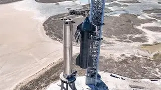 Launch and catch tower destacking and lowering Starship beside super heavy - Feb 19, 2022, Starbase