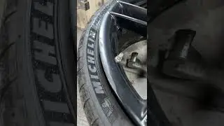 Откуда столько царапин?