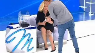 MÜGE ANLI SIYAH MINI ELBISE FRIKIK