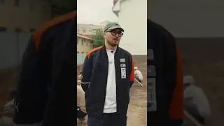 Куаныш Бейсек строит школу 