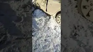 Ваз 2199 разорвало на две части в аварии