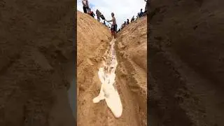 This DESTROYED the beach 😳😅