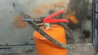 самый простой маслонагнетатель из огнетушителя!