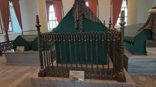 ORHANGAZİ TÜRBESİ                          OSMANLI PADİŞAHI