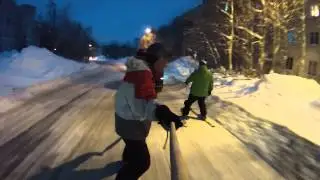 На сноуборде за машиной