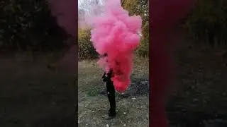 Цветной дым в портфеле. Colored smoke in a briefcase.