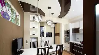 Установка бело-коричневых натяжных потолков на кухне