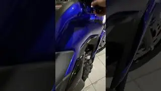 Nova Fz15 com escapamento alterado, fazendo zuada