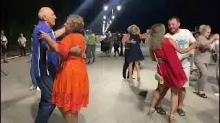 песня из репертуара Albano e Romina Power Liberta исполняют Сергей Быстров и Маргарита Колокольцева