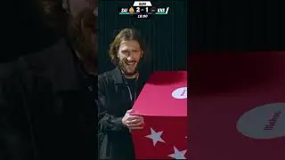 Chygrynskyi tira el dado de la Queens.