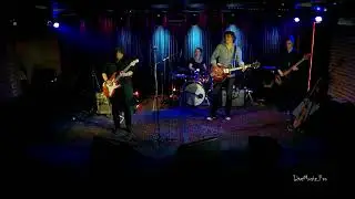 The Jumping Cats with Laura Chavez (The Jumping Cats Boogie)