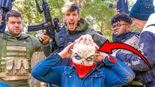 WE CAPTURE THE ZOMBIE !! *SALE MAL* Hands down