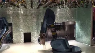 Робот-бармен на судне Quantum of the Seas