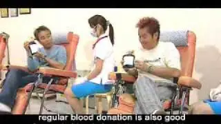 waiters gives blood