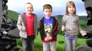 Michael Rosen's - We're going on a bear hunt