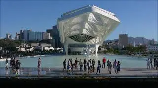 Passeando de barco em frente ao Museu do Amanhã (Set/2017)