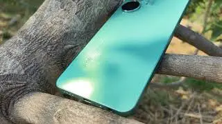 Realme C55 in Lush Green: Blending modern tech with Hampi's timeless beauty. 🌿📱