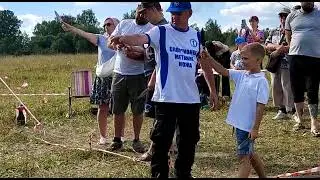 Метает ножи в 7 лет