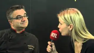 Salon du Chocolat 2013 : Claire Verneil avec Frédéric Bau, l'Ecole du Grand Chocolat Valrhona - RTL