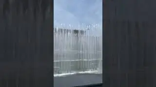 Питер! Мальчики купаются в фонтанах! 