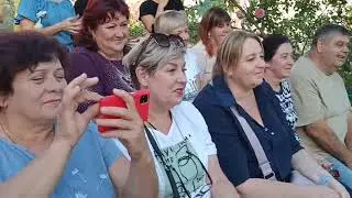 День Учителя ! Добрих, милих, щирих, завзятих — Вчителів вітаєм зі святом!