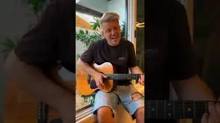 Levando um pedaço do meu coração até vocês através da música. 🎤
