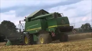 John Deere W650&620R in der Gerste // JD7530