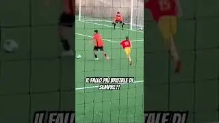 Il fallo più brutale di sempre?! #footballshorts #calcio #kingsleague