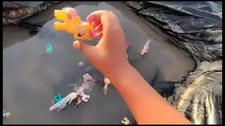 игрушки для детей в деревенском бассейне