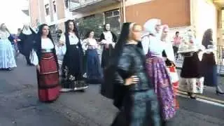 Donne in costume sardo