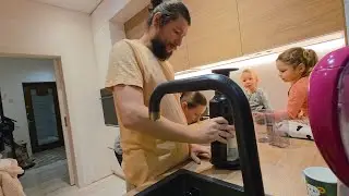 We invite You to Make a Liquid Treat🍏 in our Little Kitchen in Russia
