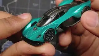 Mini GT 600 1/64 Scale Aston Martin Valkyrie Aston Martin – Racing Green Livery Diecast Model