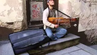 Странный инструмент