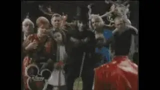 UNA ESCENA MUY DIVERTIDA DE #charlieylafabricadechocolates #jhonnydepp #umpalumpa