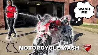 Motorcycle Wash | 2023 Ducati V4