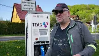 An der öffendlichen Ladesäule