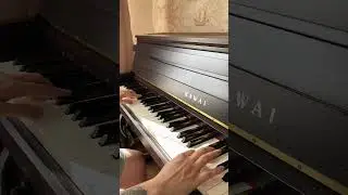 Ученица играет Indila, а мне захотелось linkin park 😃 