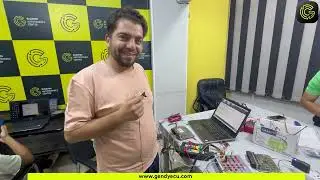 تصنيع جهاز اختبار وفحص كنترول المحرك ECM TESTER بواسطة المتدربين داخل الأكاديمية