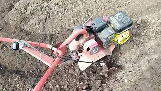 вспашка огорода, мотоблоки одной рукой.