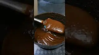 Milk and cocoa sauce