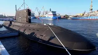 Подъем флага на подводной лодке Б-602 "Магадан" 12 октября 2021 года