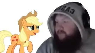 Applejack seeing CaseOh’s new hoodie