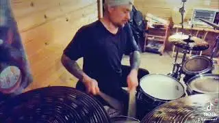 Slick drum solo