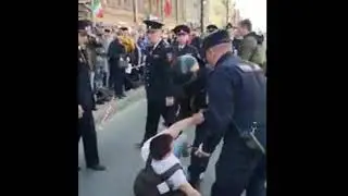 Задержание Александра Шуршева и Андрея Пивоварова на шествии 1 мая в Петербурге