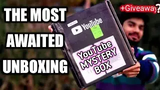Unboxing YOUTUBE MYSTERY BLACK BOX! What's inside??