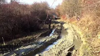 Nissan patrol GR Y60, Mercedes G in deep mud