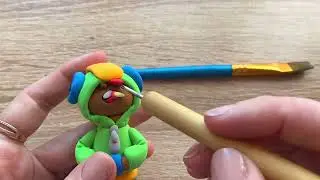 Leon Brawl Stars. Лепим Леона из Бравл Старс из самозастывающего воздушного пластилина.