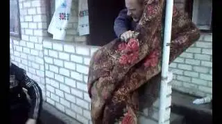 УЧИМ ДЕТЕЙ ВЫБИВАТЬ КОВЁР
