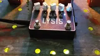 SolidGoldFX Lysis Polyphonic Octave Down Fuzz Modulator