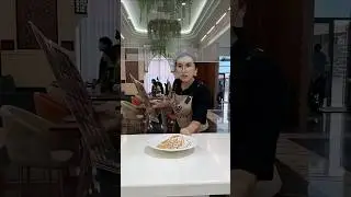THIS WAITER IS REALLY FUCKING UP❗